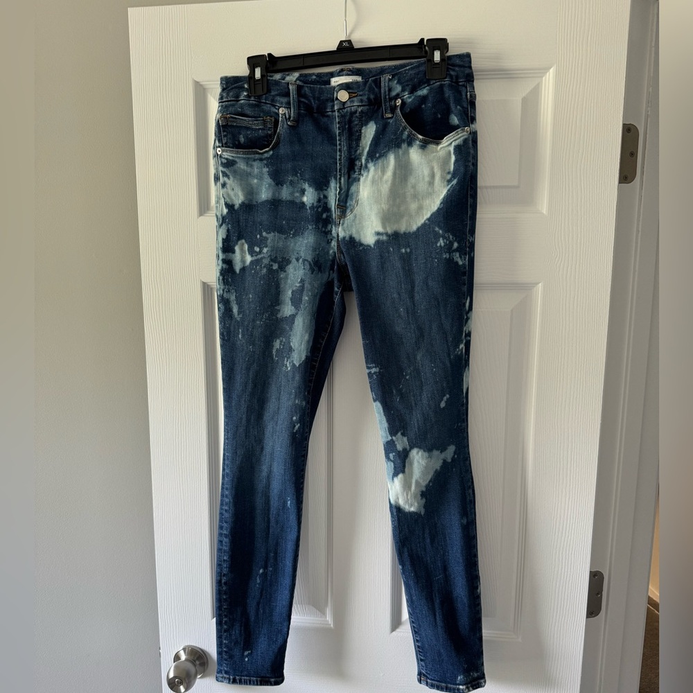 Good American Bleach Dyed Jeans